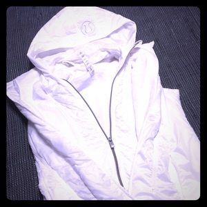 Lululemon White Vest - Size 4